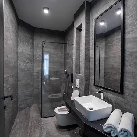 Griffon Bar Food Apartments Struga Extérieur photo