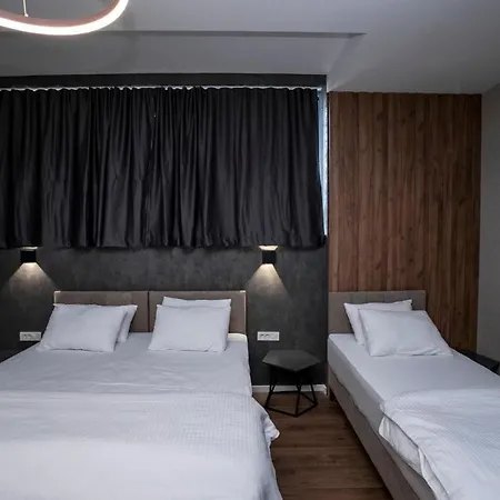 Griffon Bar Food Apartments Struga Extérieur photo