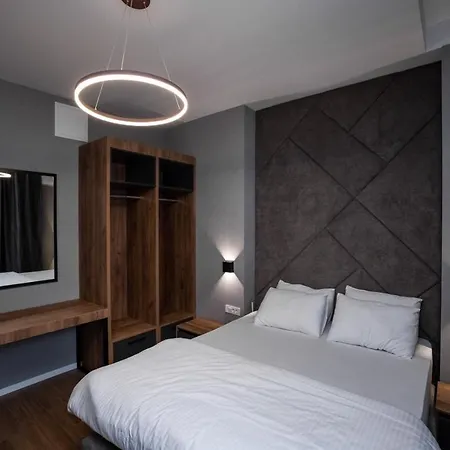 Griffon Bar Food Apartments Struga Extérieur photo