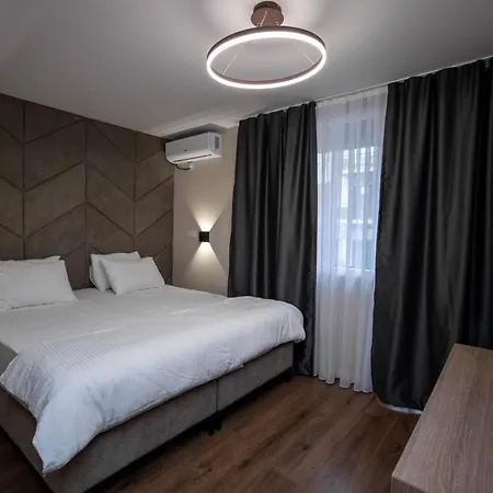 Griffon Bar Food Apartments Struga Extérieur photo