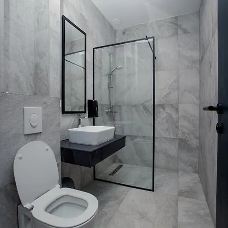 Griffon Bar Food Apartments Struga Extérieur photo