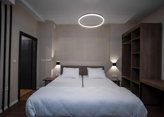 Griffon Bar Food Apartments