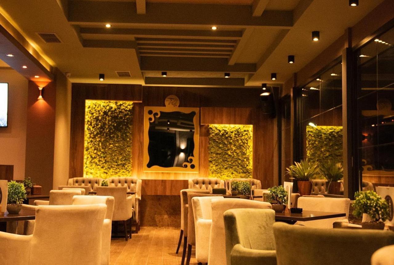Griffon Bar Food *