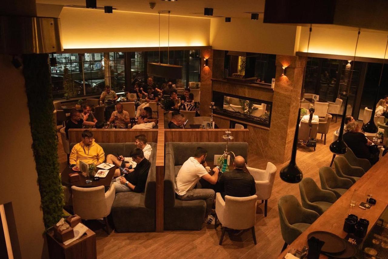 Griffon Bar Food *